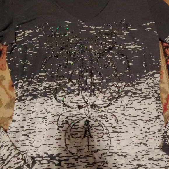 Top - Picture 2 of 4